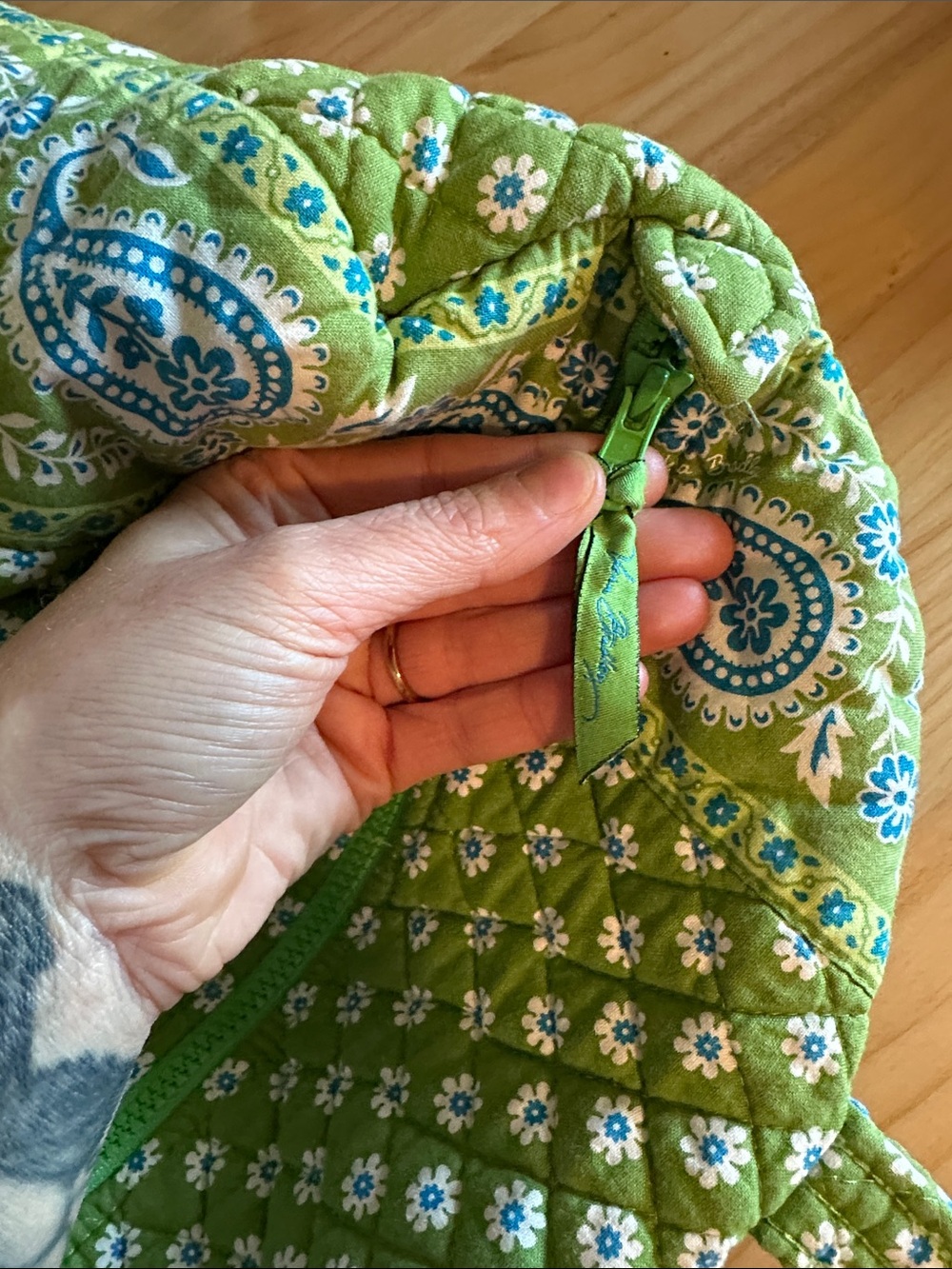 Vera Bradley Green Quilted Paisley Daisy Duffle Bag - Picture 3 of 5